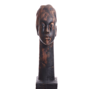 Stilisierte Holzskulptur Büste von Künstler Michael Tolloy